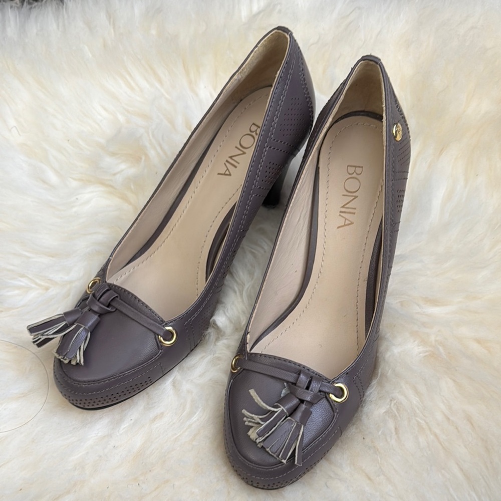Gray Leather Heels with Tassel Detail